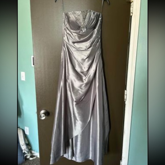 Strapless formal - Picture 2 of 3